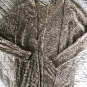 Beige v-cut back knitted cardigan